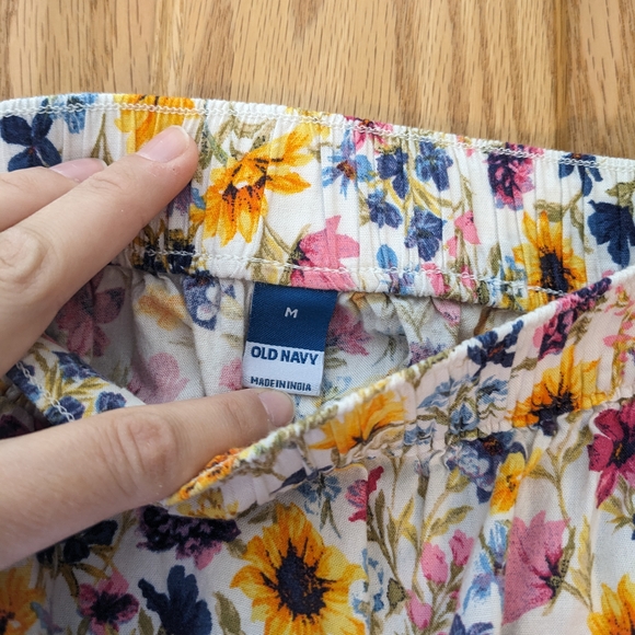 Old Navy Tiered Floral Midi Skirt in Yellow - Picture 6 of 6